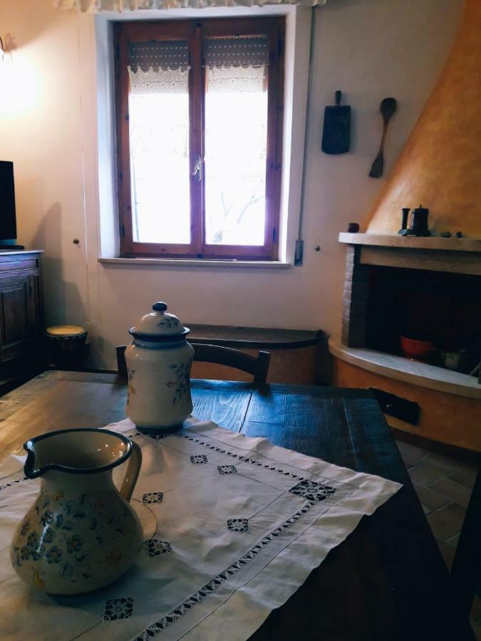 La Casa Del Susino Villa กัสตีลีโยเน ดิ ออร์ชา ภายนอก รูปภาพ