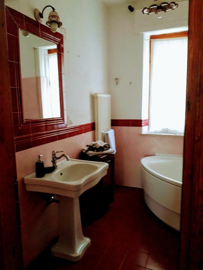 La Casa Del Susino Villa กัสตีลีโยเน ดิ ออร์ชา ภายนอก รูปภาพ